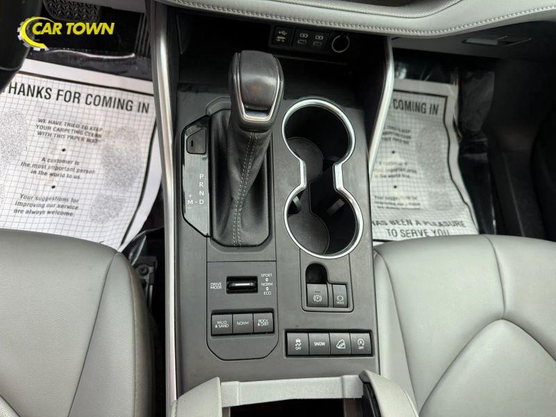 Vehicle photo 25