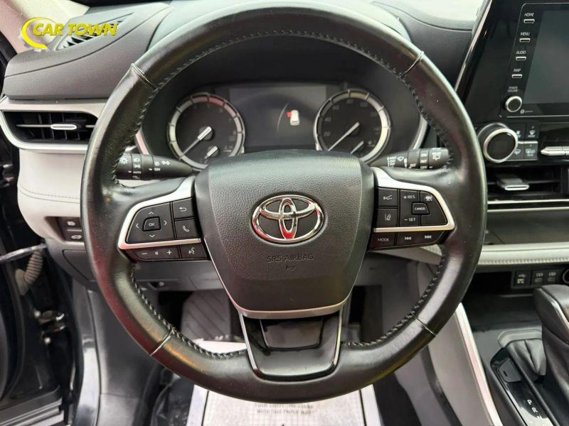 Vehicle photo 28