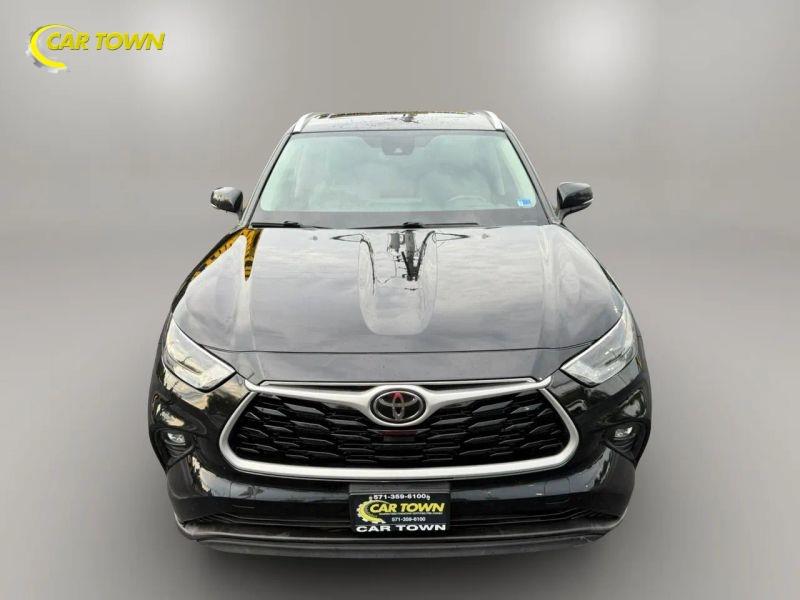 Vehicle photo 3