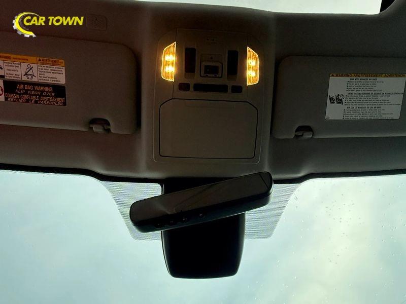 Vehicle photo 30