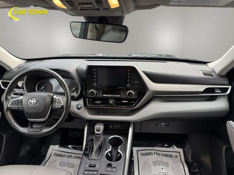 Vehicle photo 33