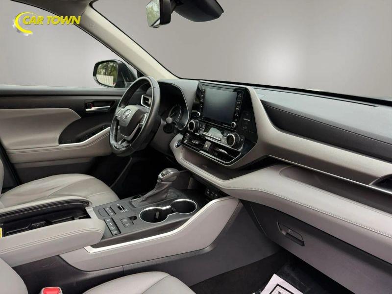 Vehicle photo 34