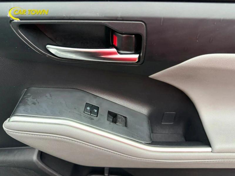 Vehicle photo 37