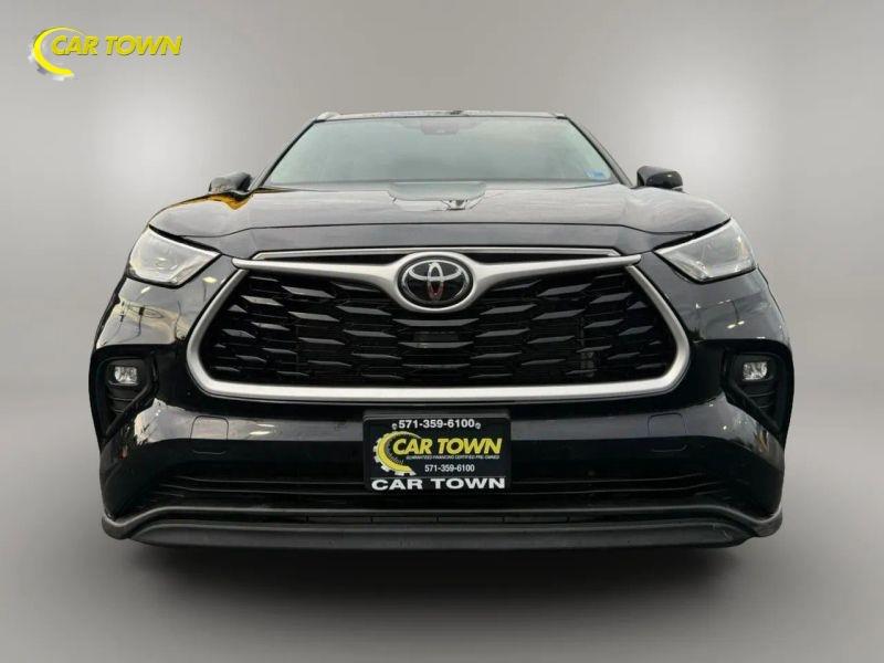 Vehicle photo 4