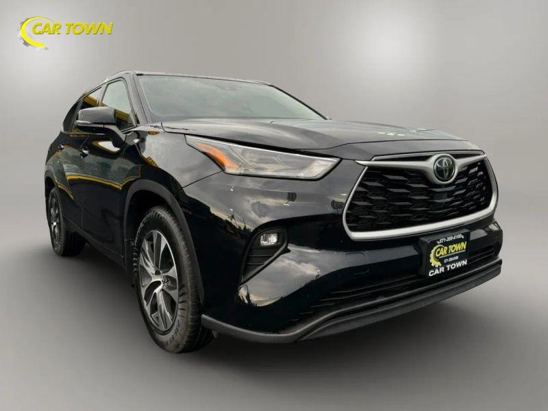 Vehicle photo 6