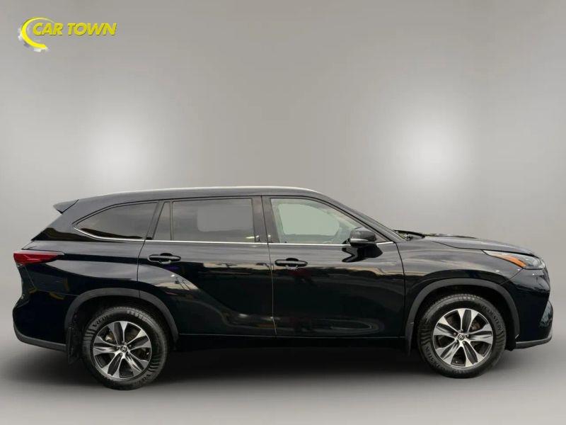 Vehicle photo 7