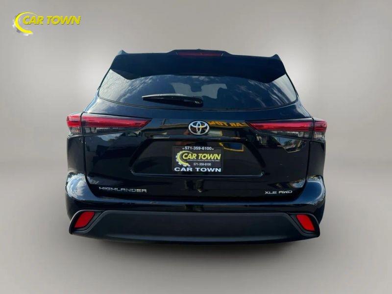 Vehicle photo 11