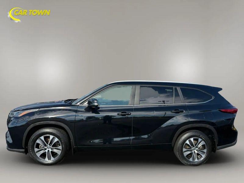 Vehicle photo 14