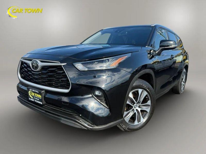 Vehicle photo 2