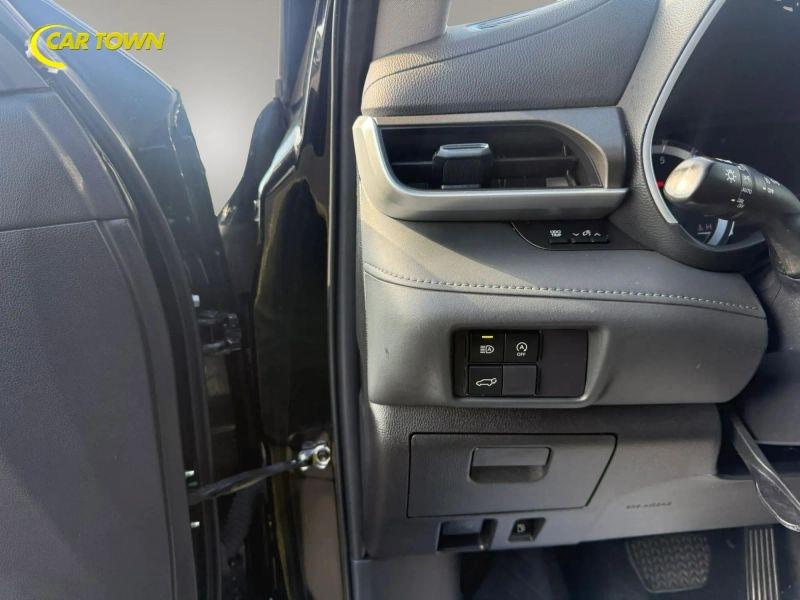 Vehicle photo 21