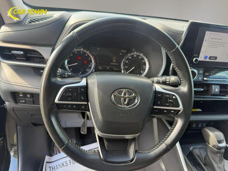 Vehicle photo 22