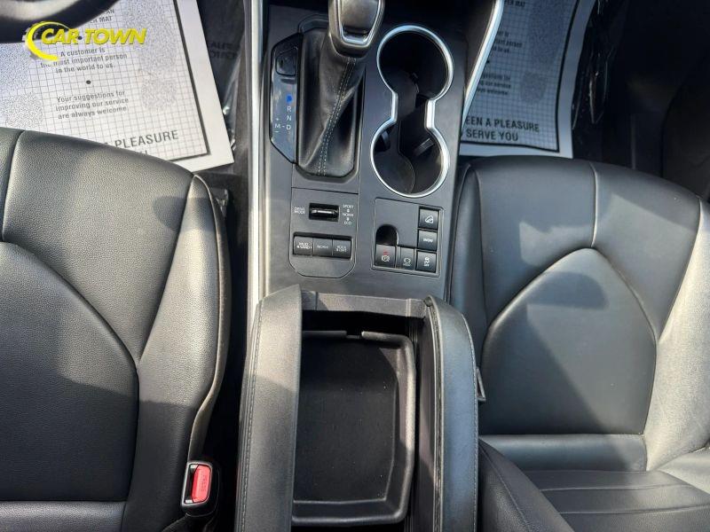 Vehicle photo 23