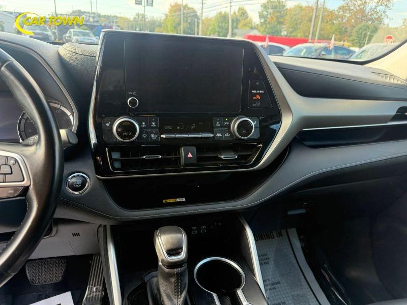 Vehicle photo 24