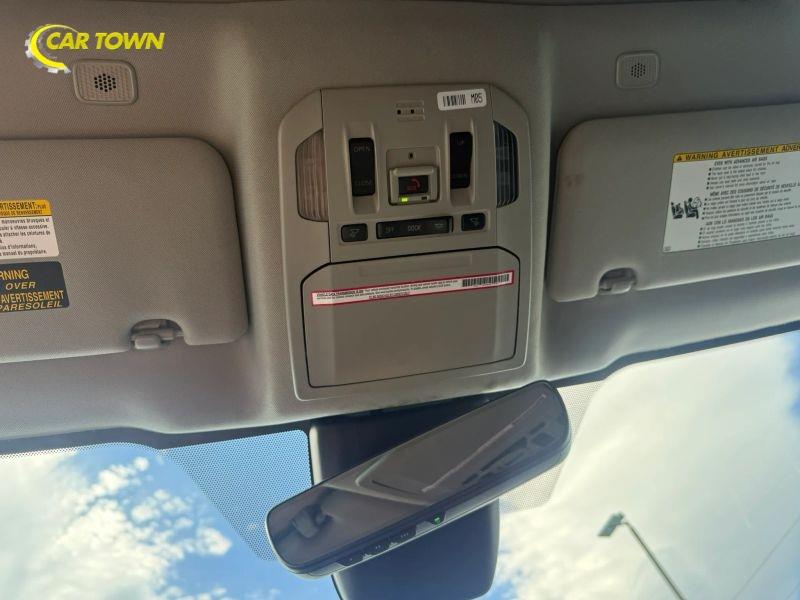 Vehicle photo 26