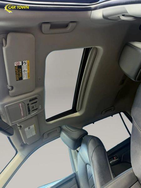 Vehicle photo 27