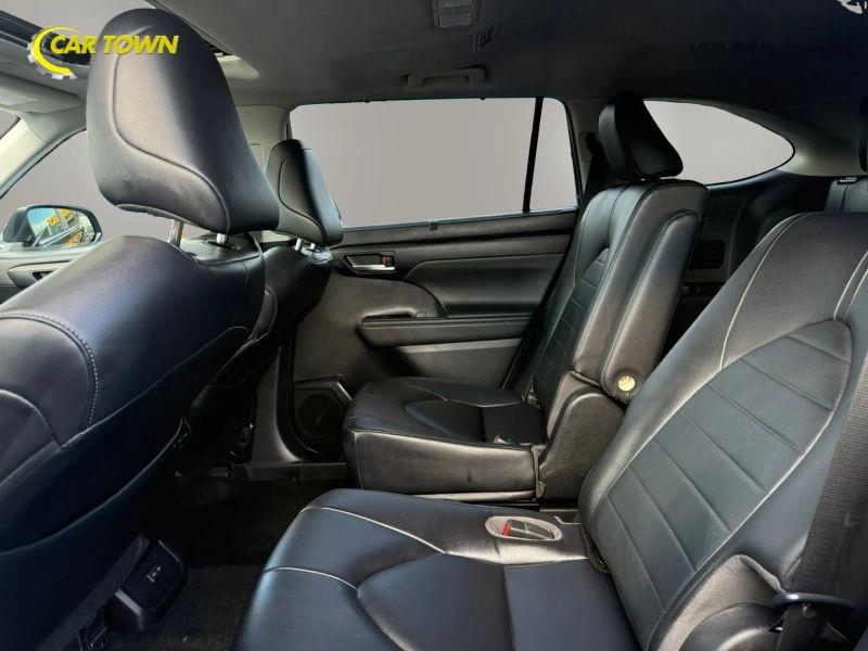 Vehicle photo 34