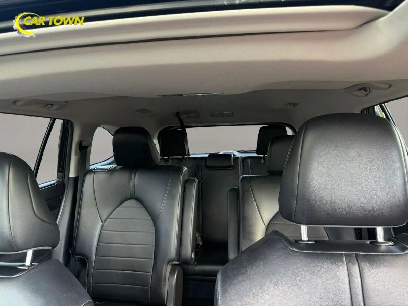 Vehicle photo 36