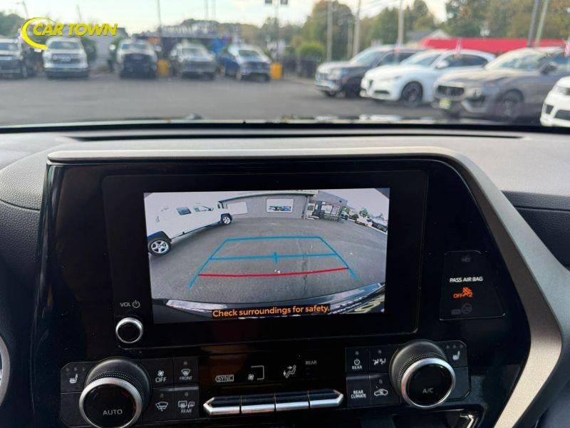 Vehicle photo 38