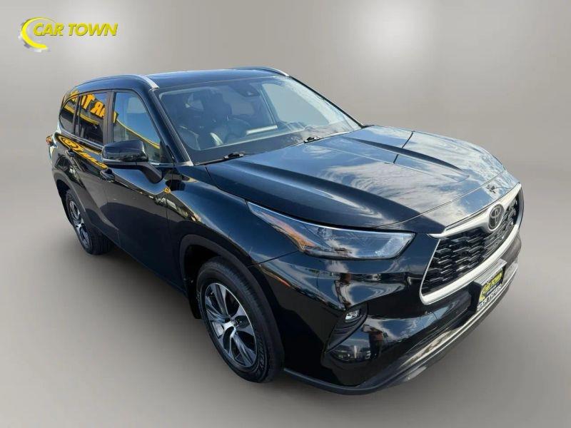 Vehicle photo 5