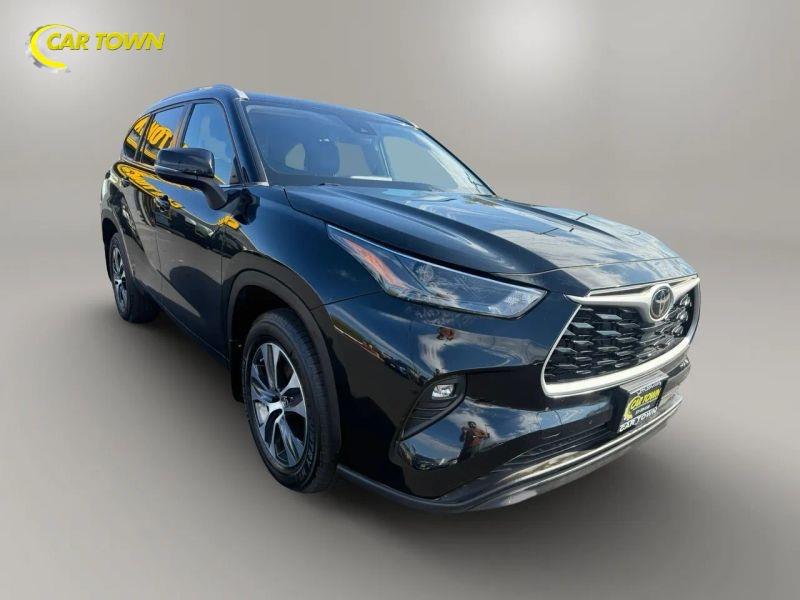 Vehicle photo 6