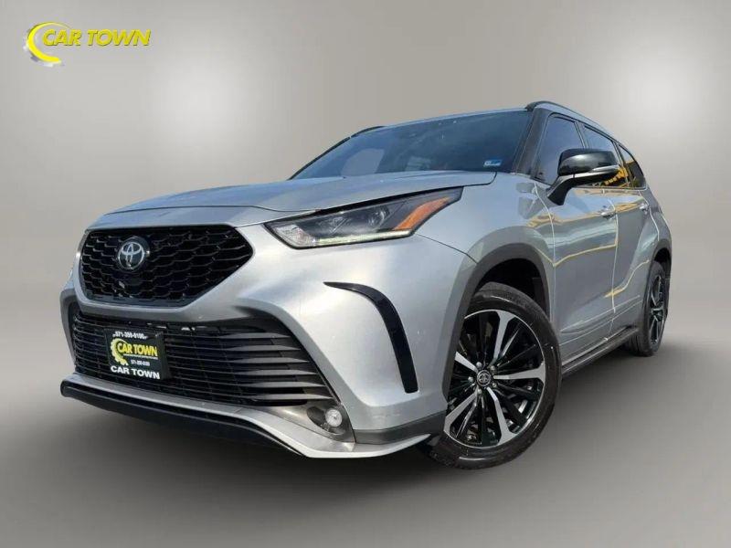 Vehicle photo 2