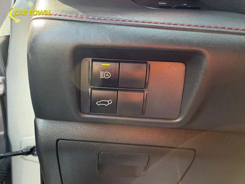 Vehicle photo 37