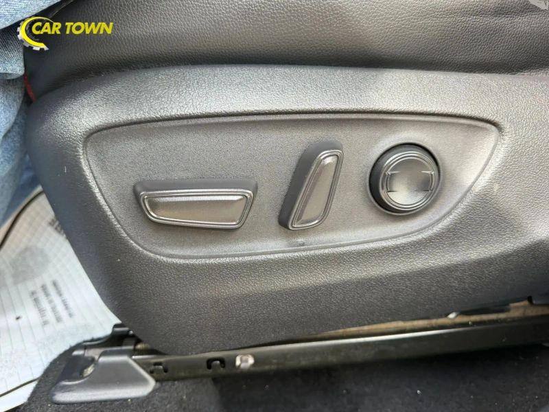 Vehicle photo 38