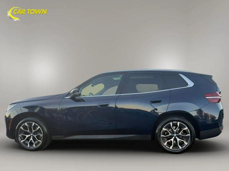 Vehicle photo 14