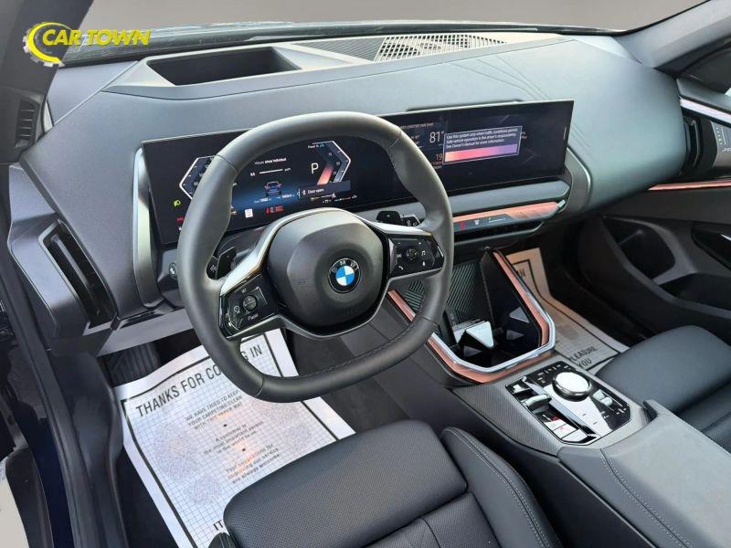 Vehicle photo 15