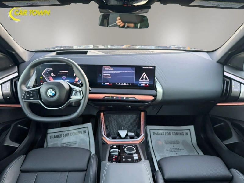 Vehicle photo 28