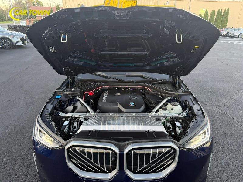 Vehicle photo 35