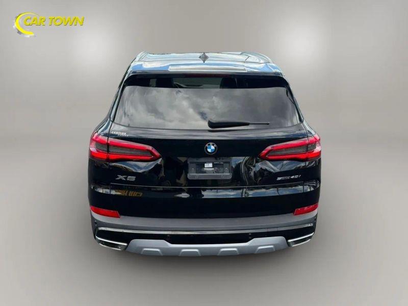 Vehicle photo 10