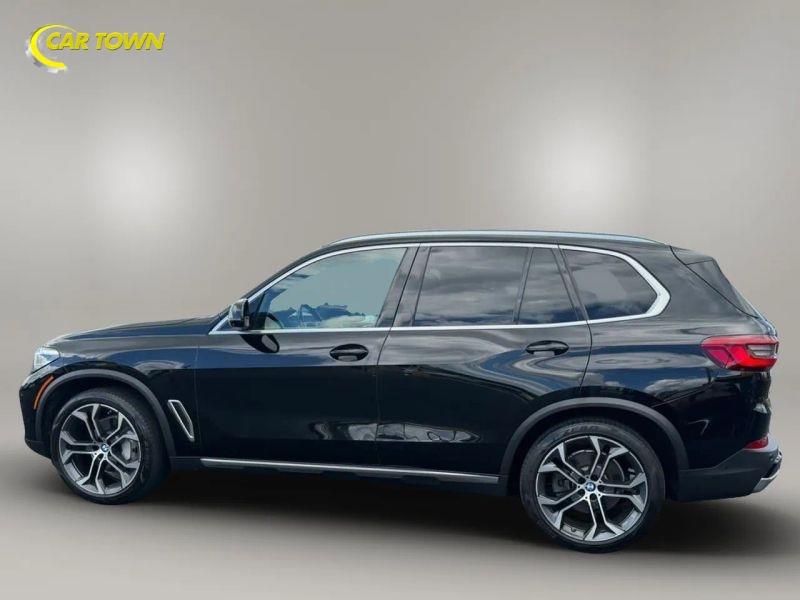 Vehicle photo 14