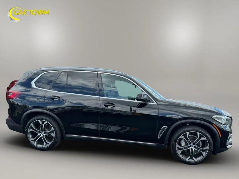 Vehicle photo 7