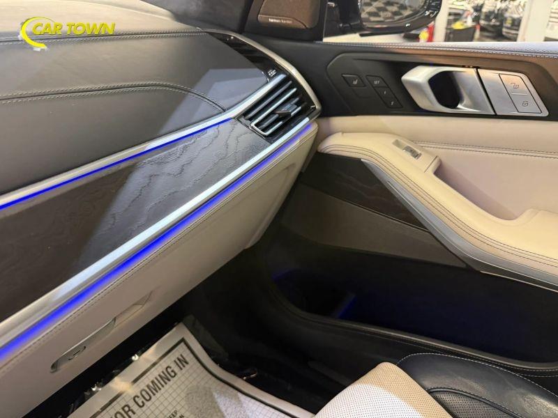 Vehicle photo 41