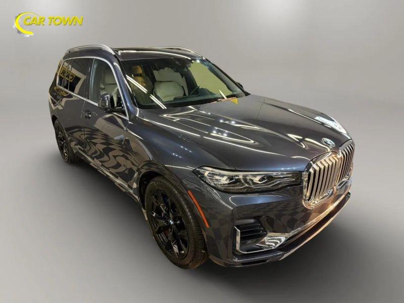 Vehicle photo 5