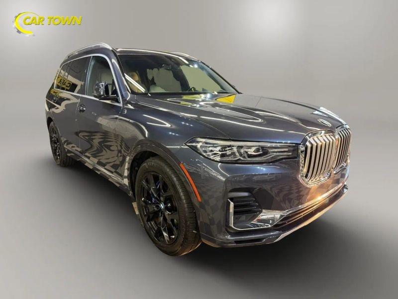 Vehicle photo 6