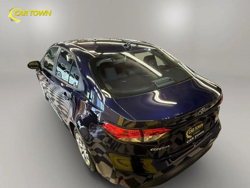 Vehicle photo 12