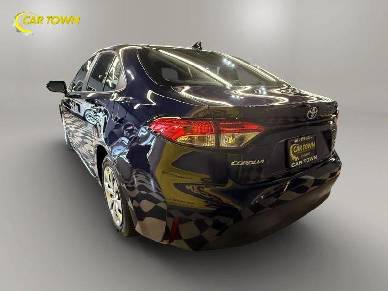 Vehicle photo 13