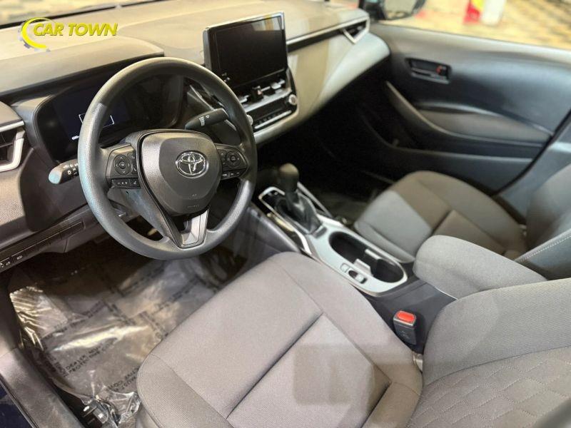 Vehicle photo 16
