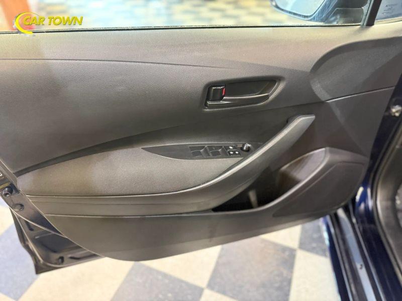 Vehicle photo 17