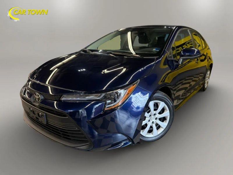 Vehicle photo 2