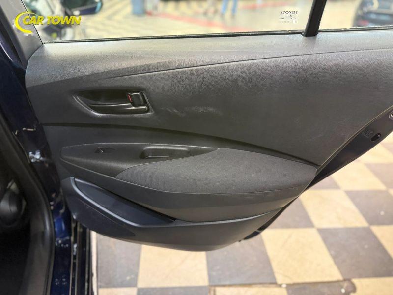 Vehicle photo 26