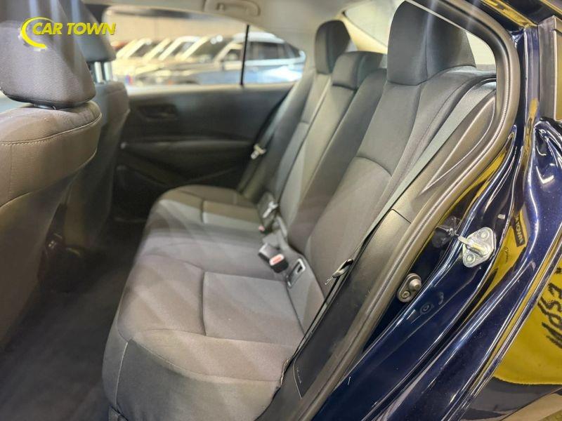 Vehicle photo 28