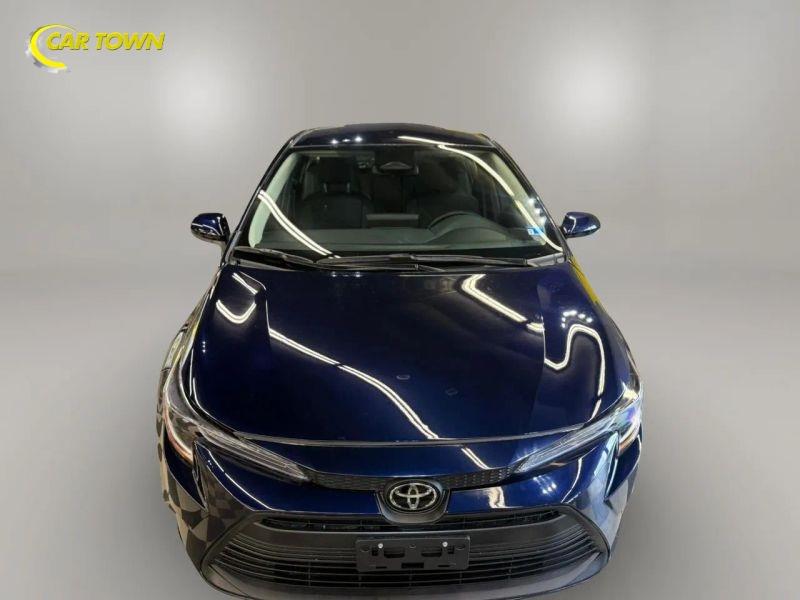 Vehicle photo 3