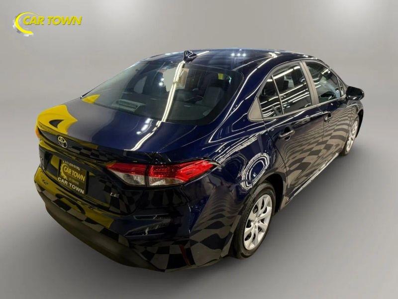 Vehicle photo 8