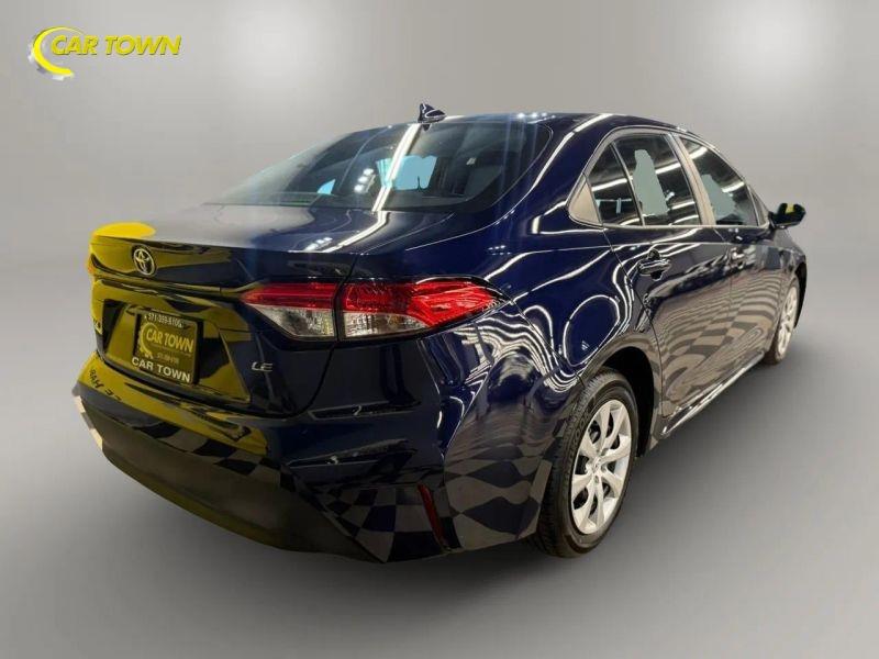 Vehicle photo 9