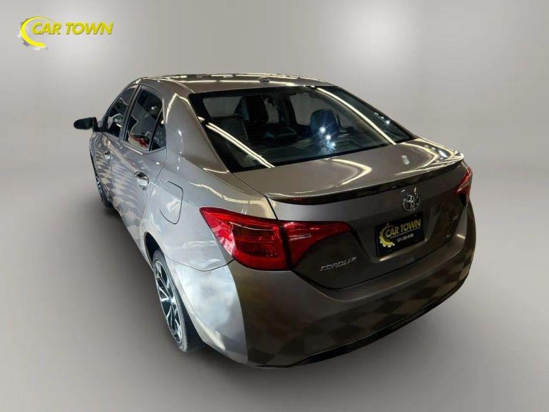 Vehicle photo 12