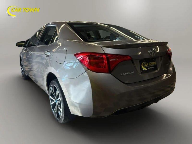 Vehicle photo 13