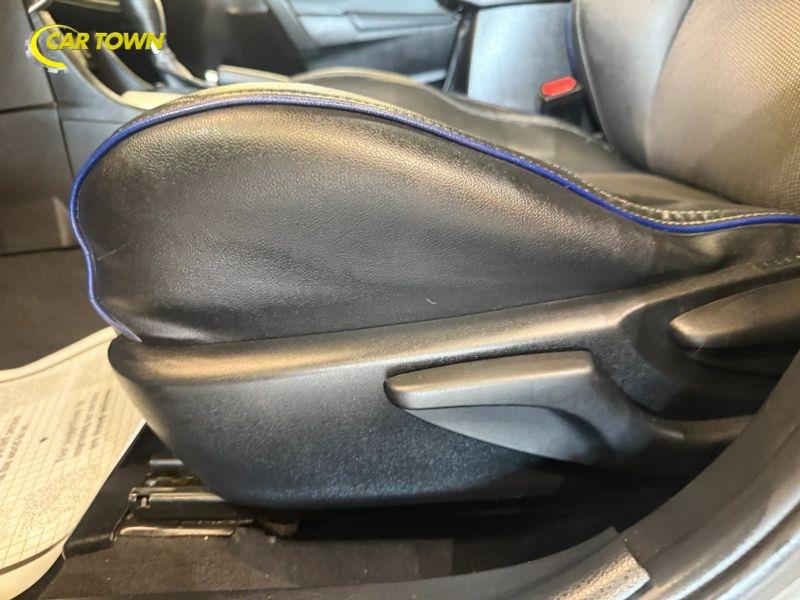 Vehicle photo 18